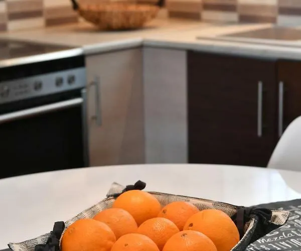 فيلة Trifylia باروس